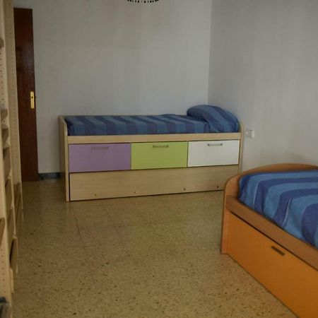 Апартаменты Apartamento Marina Салоу Экстерьер фото