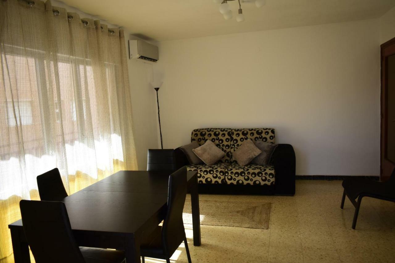 Апартаменты Apartamento Marina Салоу Экстерьер фото